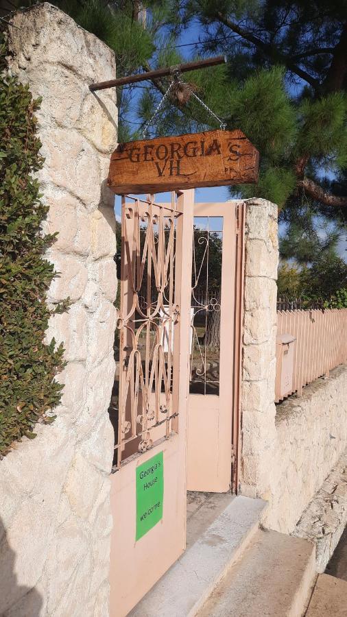 Georgia'S Village House Kondostavlos Bagian luar foto