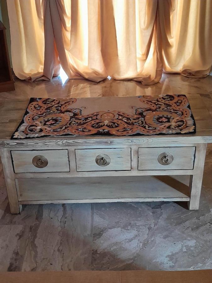 Georgia'S Village House Kondostavlos Bagian luar foto
